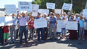 Halk CHP'li belediyeye yürüdü, başkanı istifaya çağırdı