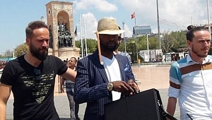 'Kağıdı dolar yapıyorum' diyen Nijeryalı yakalandı
