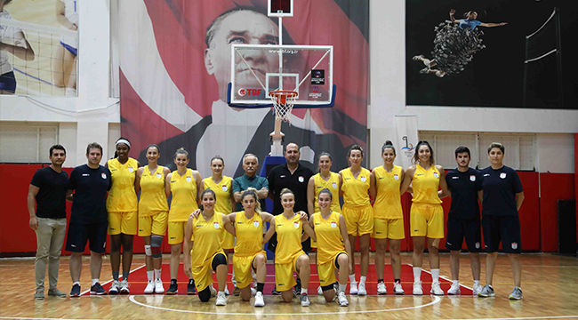 Bayraklı'nın perileri çeyrek finalde