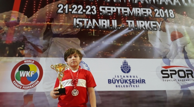 Foçalı Kaan Yüksel İstanbul'dan iki madalyayla döndü