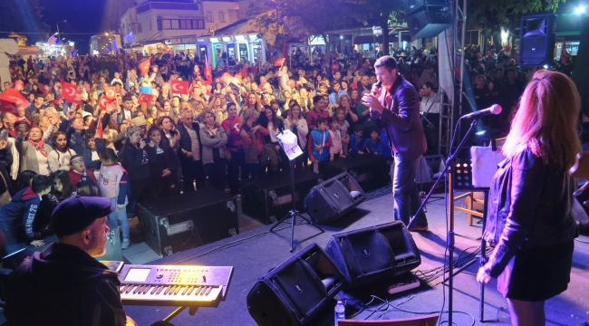 FOÇA’DA CUMHURİYET BAYRAMI COŞKUSU