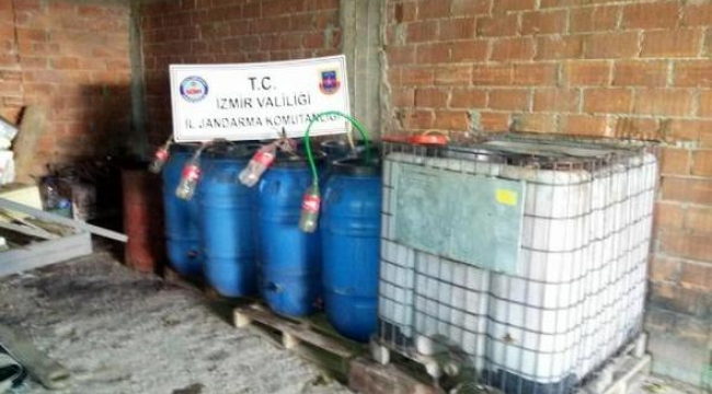 İzmir'de sahte içki operasyonu! 3 bin litre...