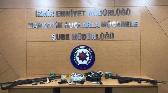 İzmir'de uyuşturucu operasyonu! 7 kişi gözaltında!