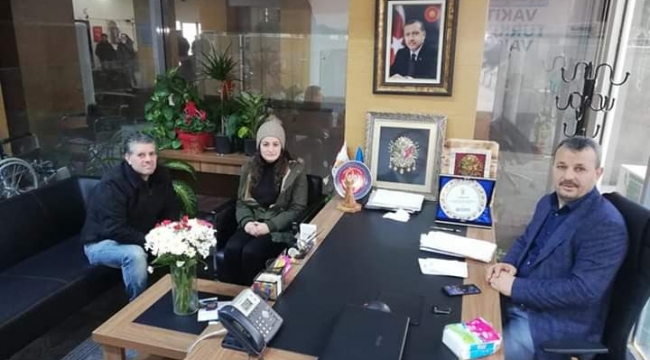 AK Parti İzmir İl Başkanlığı vatandaşa kapılarını açtı