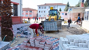 Başkan Görmez'den tarihi okula özel dokunuş