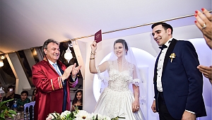 Başkan İduğ ilk nikahını kıydı