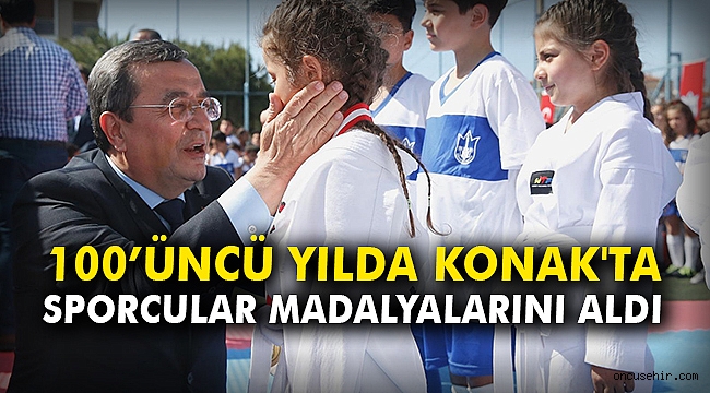 100’üncü yılda Konak'ta sporcular madalyalarını aldı