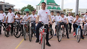 Başkan Kayalar Öğrencilerle Bisiklet Sürdü