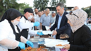 Bayraklı’da binler iftar sofralarında buluşuyor