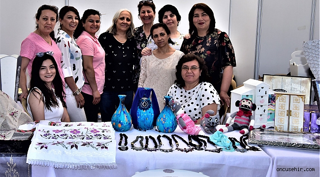 Bornova Belediyesi kursiyerlerinin yılsonu heyecanı