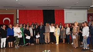 Sanat atölyesi yılsonu sergisi