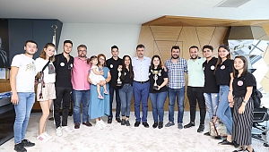 Bayraklı Halk Oyunlarında derecelere alıştı