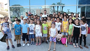 Bayraklılı çocuklar Deniz Müzesini gezdi