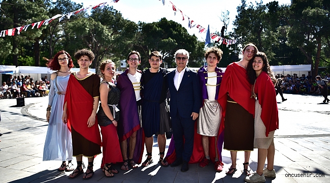 Bornova'da geleceğin tiyatrocuları yetişiyor