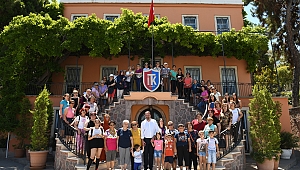 Çiğlili kadınlar Uşakizade Köşkünde
