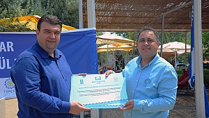 Seferihisar’da 8 halk plajı Mavi Bayrak aldı