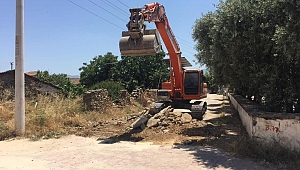 Tire Belediyesi Fen İşleri Müdürlüğü’nden hafta sonu mesaisi
