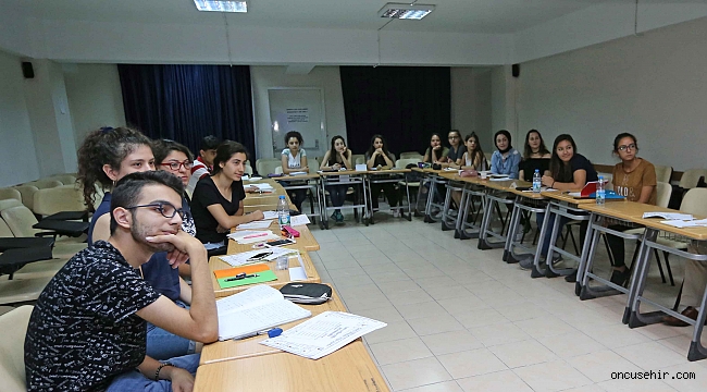 Karşıyaka’da YKS gururu: Yüzde 75'i, üniversiteli oldu