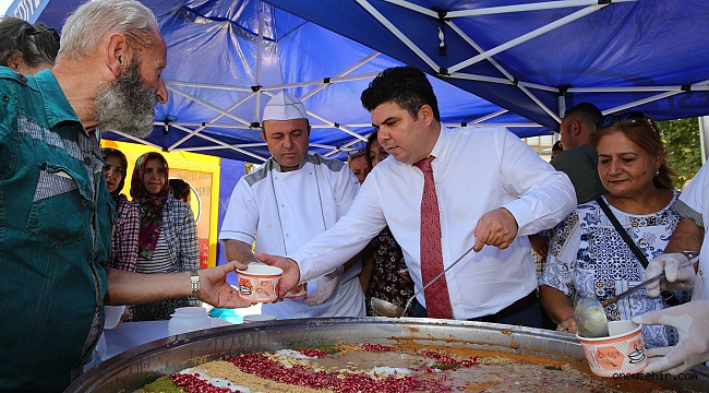 Buca’da aşure birlik, beraberlik ve kardeşlikle karıldı