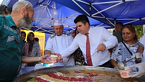 Buca’da aşure birlik, beraberlik ve kardeşlikle karıldı