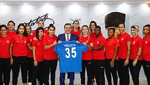 Konak Belediyespor Kadın Futbol Takımı hedef yükseltti