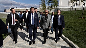 İmamoğlu, Büyük Çamlıca Camisini ziyaret etti