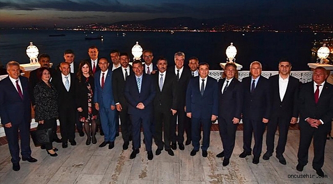 İzmir'de CHP'li başkanlardan 29 Ekim'e videolu mesaj