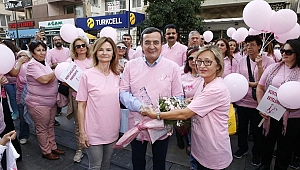 Kıbrıs Şehitleri Pembeye Büründü