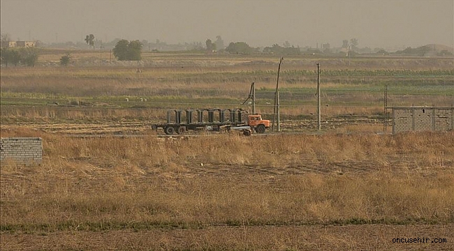 YPG/PKK'lılar tünel ve hendek kazmaya devam ediyor