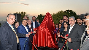 Aşık Mahzuni Şerif’in büstü Çiğli'de açıldı