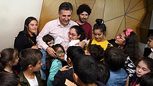 Bayraklılı çocuklar 'hakları' için yürüdü