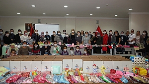 Bayraklılı kursiyerlerden LÖSEV'e bağış