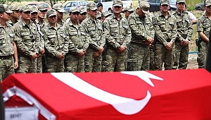 Hakkari'den acı haber! Yıldırım düştü 2 asker şehit oldu