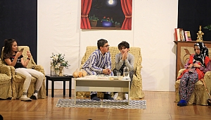 İlk sahne performansları ayakta alkışlandı
