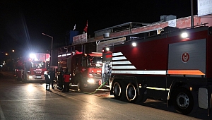 İzmir'de alüminyum imalathanesinde yangın