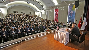 Karabağlar'da Prof. Dr. İlber Ortaylı izdihamı