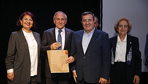 Konak’ta ‘Türkiye’de Öğretmen Olmak’ paneli