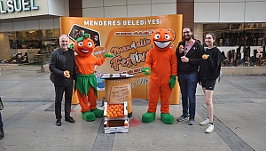 Mandi ve Mandila İzmir sokaklarında