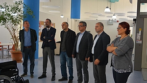 Başkan Aksoy’un ekibi Engelli Farkındalık Merkezi’ni ziyaret etti