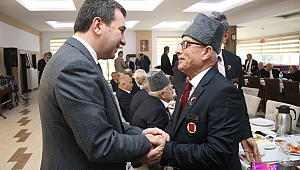 Bergamalı Kıbrıs Gazileri’ne madalya