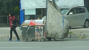 Boyundan büyük yük taşıyanlar