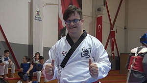 Down sendromlu Tolga Erdek, herkese örnek oluyor