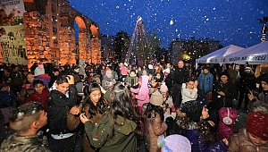 Efes Selçuk’ta kar yağışı devam ediyor