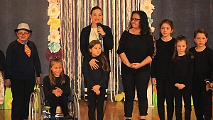 Efes Selçuk’ta miniklerden büyük performans