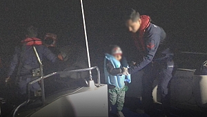 Faciaya ramak kaldı: İzmir’de botları sürüklenen göçmenler…