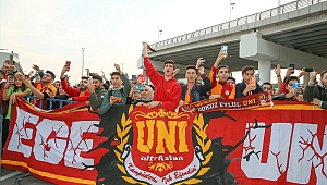 Galatasaray kafilesi İzmir'e geldi