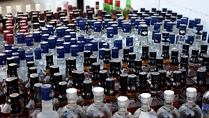 İzmir'de 90 litre sahte içki ele geçirildi