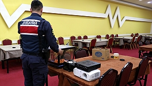 İzmir'de sendika binasına kumar operasyonu