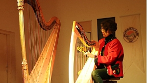 Karaburun’da büyüleyen arp melodileri