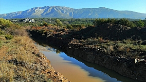 Karaburun'daki İris Gölü'nde açılan kanallar kapatılacak